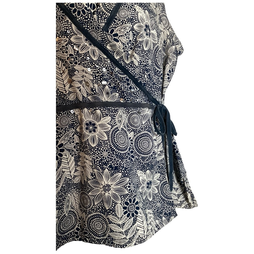 Floral Two Piece Set Sleeveless Wrap Blouse in Navy and White, Plus Size 2X