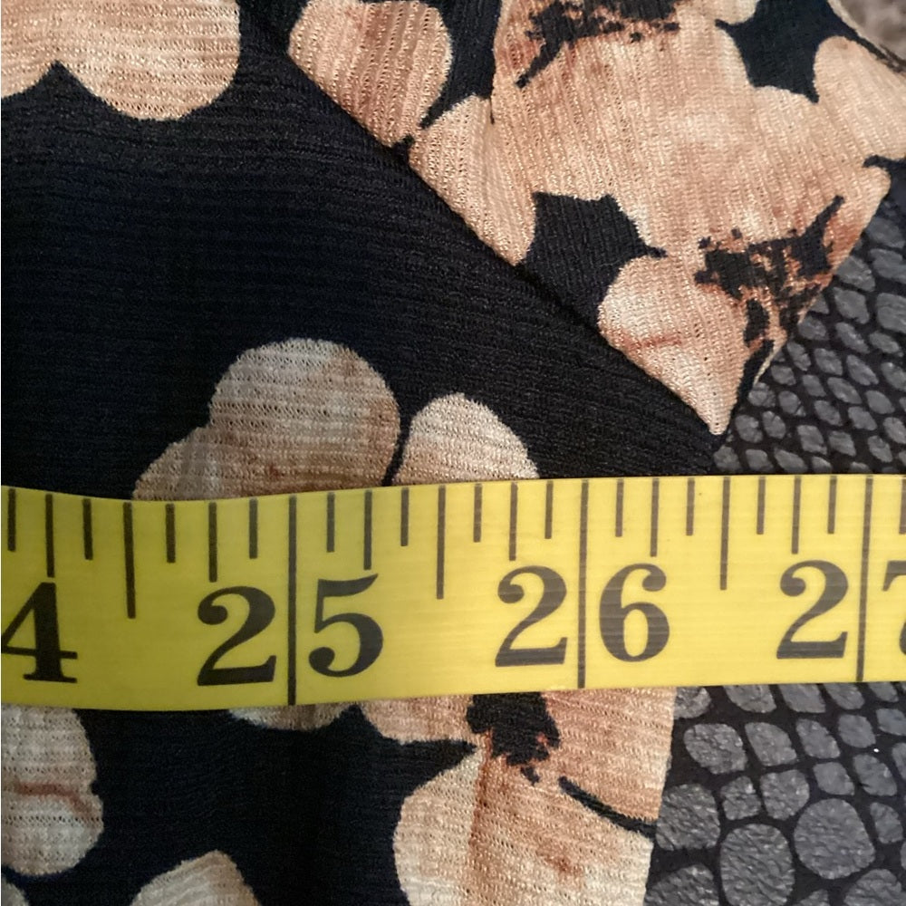 Ava & Viv Black and Brown Floral Top Size 3X