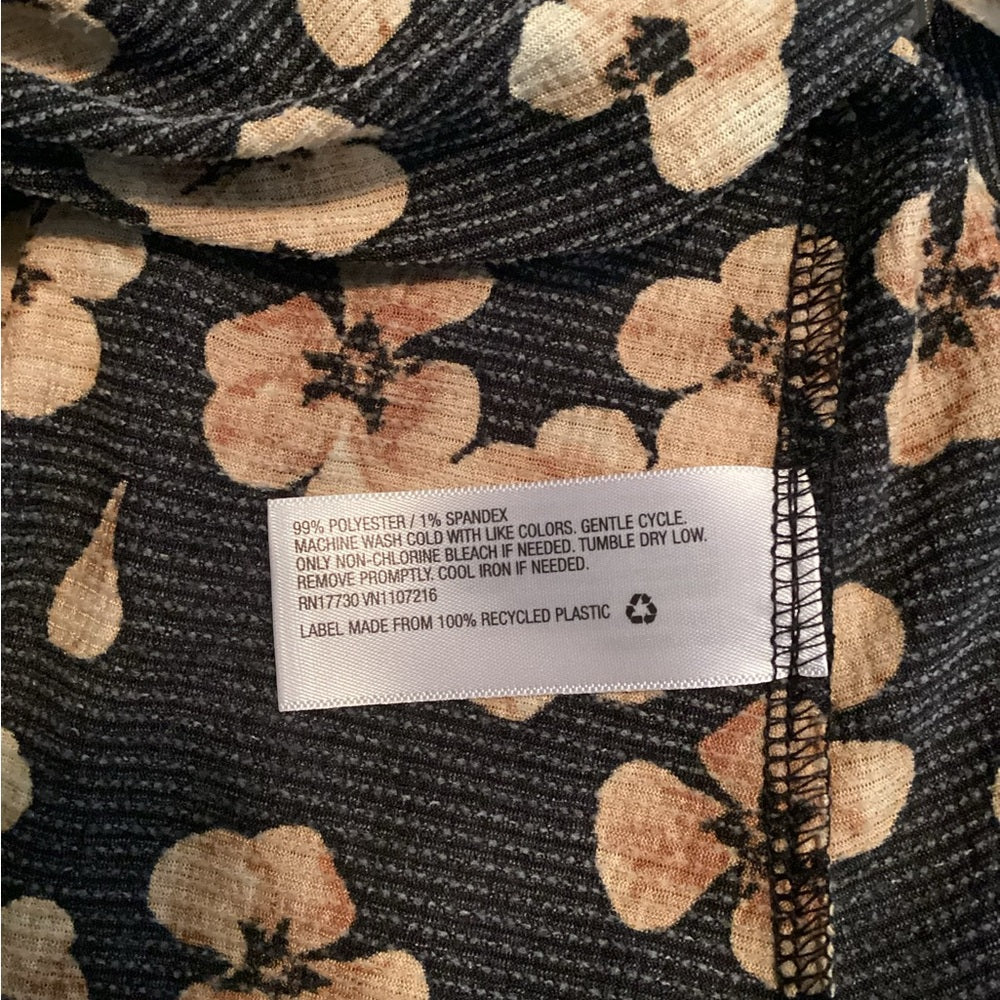 Ava & Viv Black and Brown Floral Top Size 3X