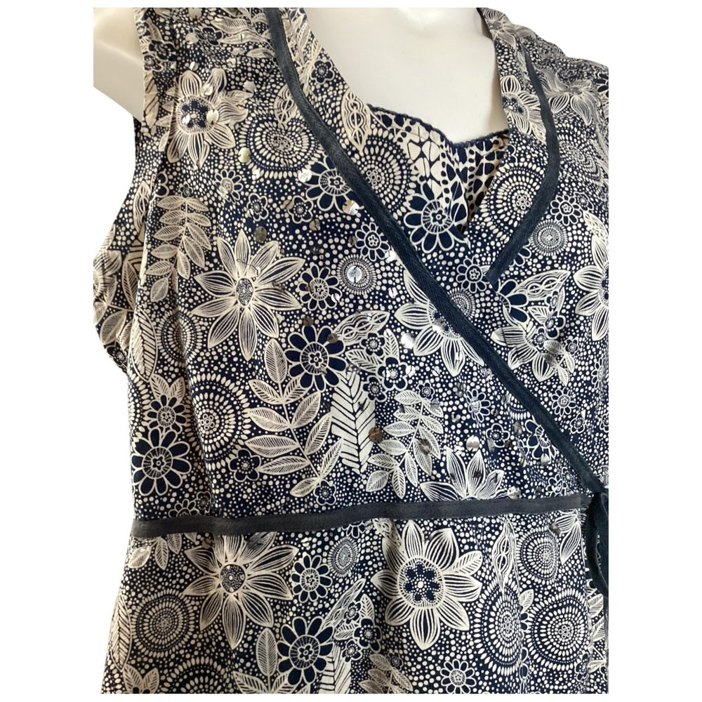 Floral Two Piece Set Sleeveless Wrap Blouse in Navy and White, Plus Size 2X