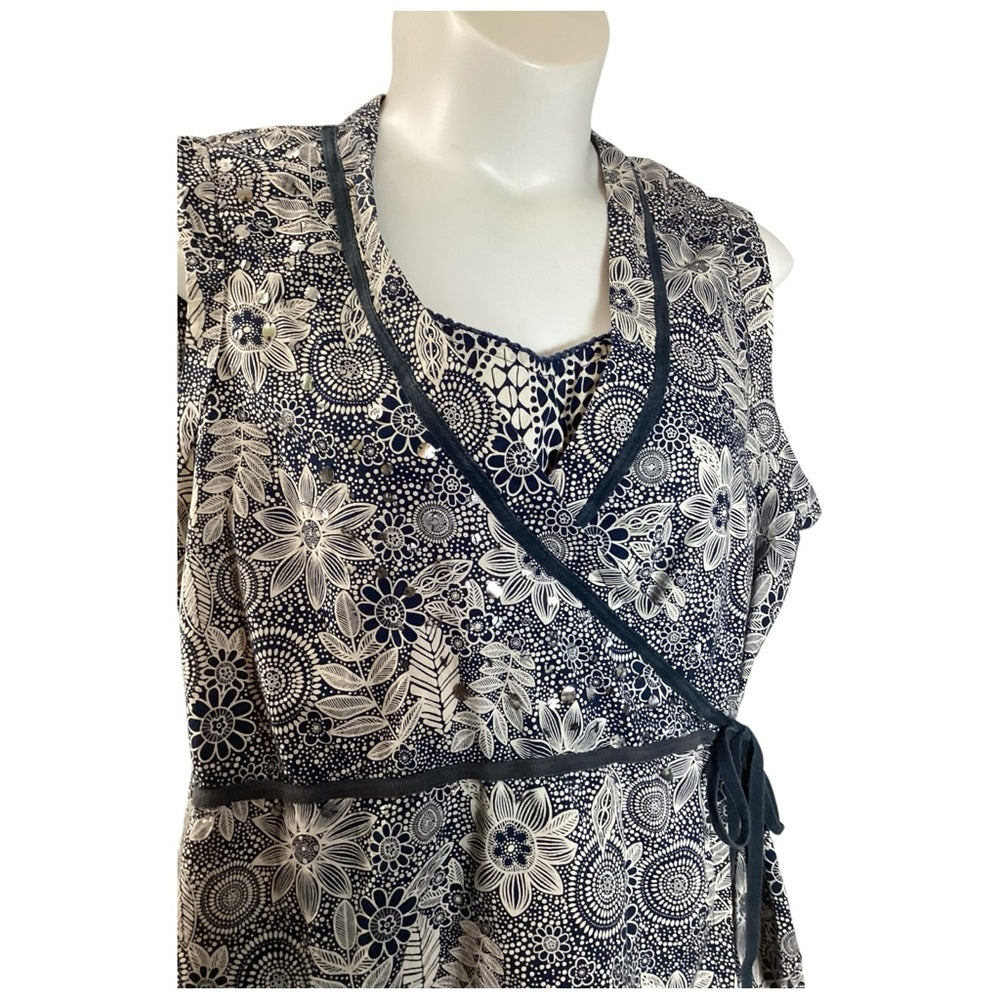 Floral Two Piece Set Sleeveless Wrap Blouse in Navy and White, Plus Size 2X